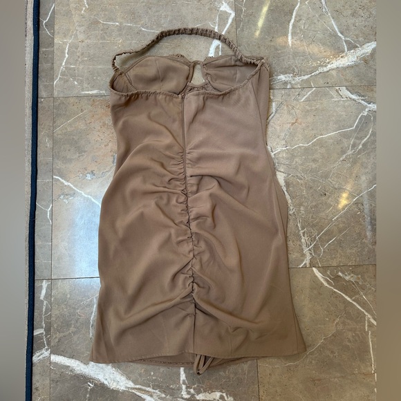 Pretty Little Thing: Ruched Front Halterneck Bodycon Dress - Picture 3 of 4